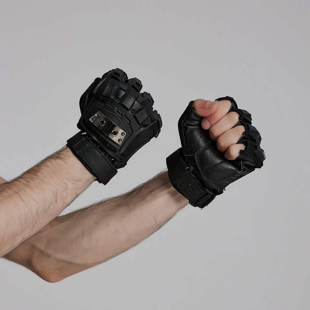 WS-698SSM Rivet Studded Cyberpunk Tactical Fingerless Gloves - Image 4